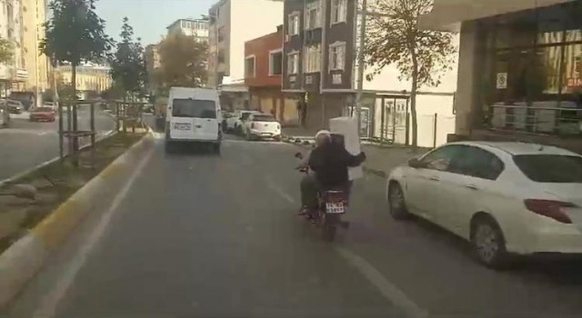 Sultanbeylide motosikletle su sebili taşımacılığı kamerada