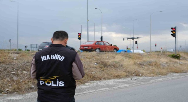 Sürücülerin ‘ölüm kavşağı dediği kavşakta drone ile trafik denetimi yapıldı