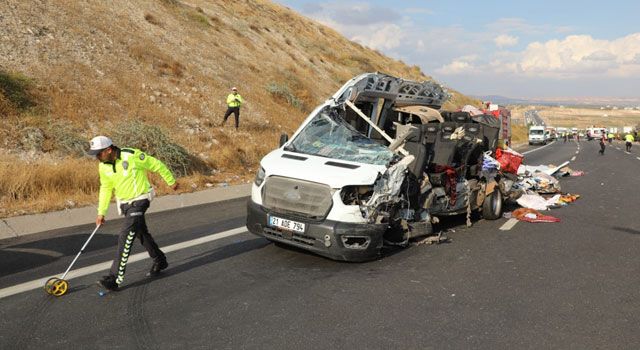 TAG Otoyolu'nda feci kaza: 5 ölü, 5 yaralı