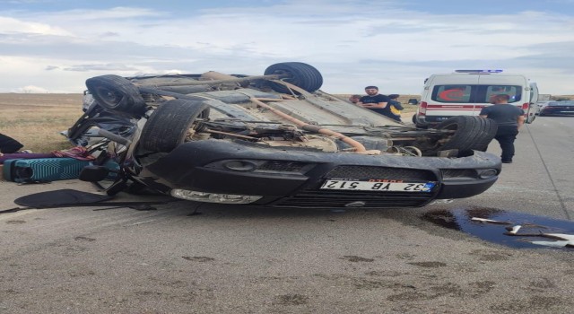 Takla atan otomobilde 5 kişi yaralandı