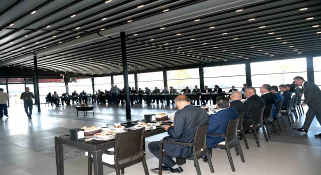 Tekin, Muhtarlarımızla birlikte  en iyi hizmeti verebilmek için birlikte çalışıyoruz