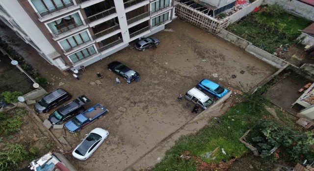 Trabzonun Sürmene ilçesinde sular çekildi, hasarın boyutu ortaya çıktı
