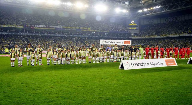 Trendyol Süper Lig: Fenerbahçe: 2 - Hatayspor: 0 (Maç devam ediyor)