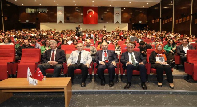 TUSAŞ Genel Müdür Yardımcısı Dr. Selman Nas, ERÜde Panele Katıldı