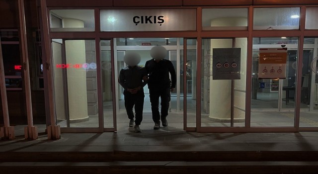 Üç evden hırsızlık yaptı, polis tarafından yakalandı
