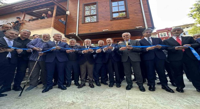 Üsküdarda restorasyonu tamamlanan Şeyh Nevruz Cami yeniden ibadete açıldı