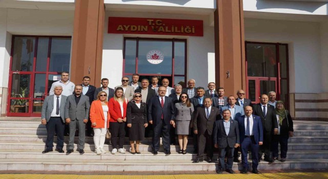 Vali Canbolat muhtarları yalnız bırakmadı
