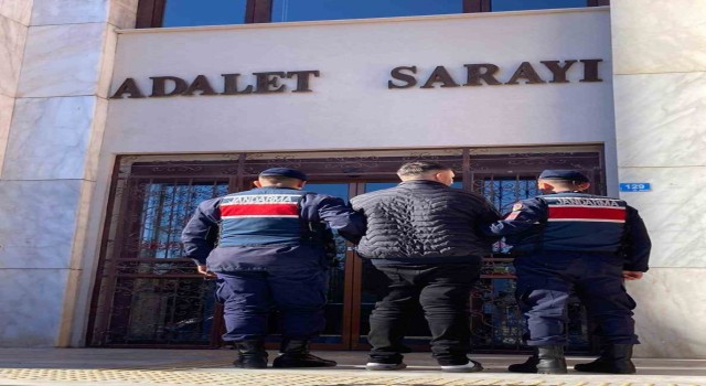 10 yıl hapis cezası ile aranan şahıs jandarma tarafından yakalandı