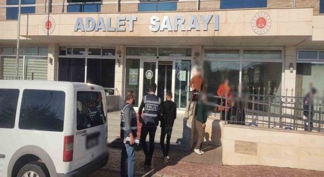 Antalyada aranan 96 şüpheli yakalandı