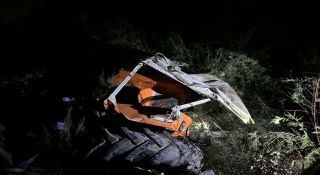 Antalyada traktör devrildi: 1i ağır 2 yaralı