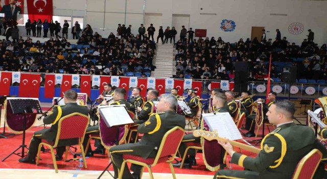 Askeri Bando Takımı Hakkaride konser verdi