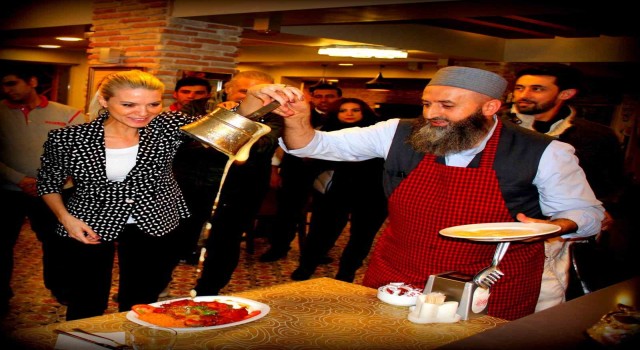 Atatürke hakaretten gözaltına alındı