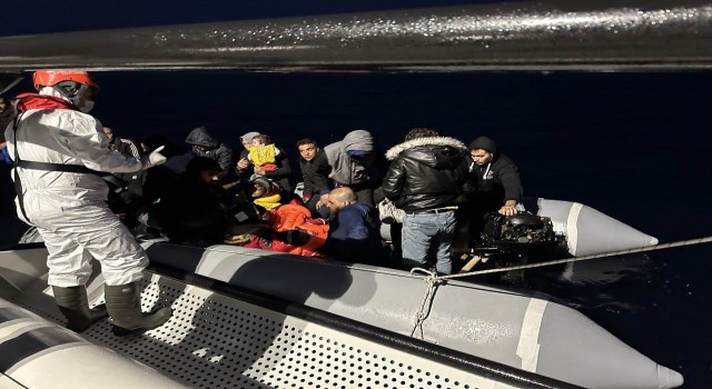 Aydında 38 düzensiz göçmen kurtarıldı
