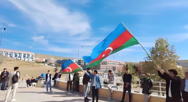 Azerbaycanlı öğrenciler Karabağ zaferinin 3. yıl dönümünü Türkiyede kutladı