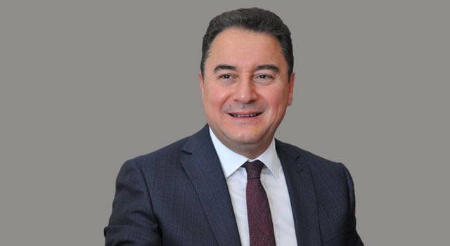 Babacan: "Anayasa Mahkemesi'ni şahsi hırslara heba edemeyiz"