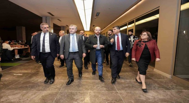 Bak ile Erdoğan, D.T. Şehitkamil Sahnesi ve AGRO Parkı inceledi