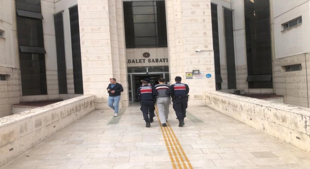 Balıkesirde firari FETÖ/PDY hükümlüsü jandarma tarafından yakalandı