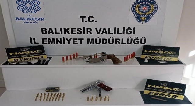 Balıkesirde polisten 74 şahsa narkotik operasyonu