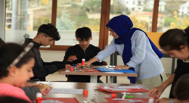 Başiskelede öğrenciler Gençhaneleri doldurdu