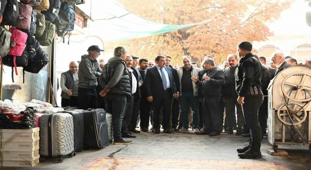 Başkan Gürkan, Mısır Çarşısı esnafıyla bir araya geldi