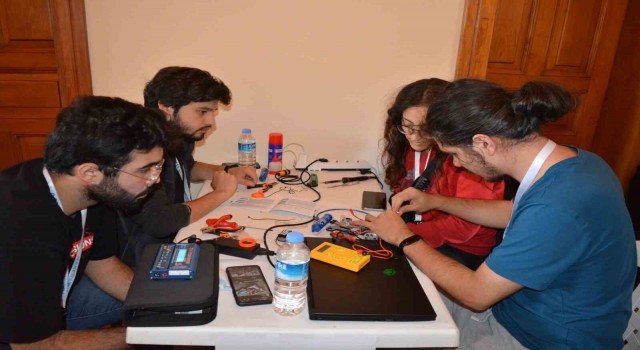 BAÜNde “MakersOn Robot Yarışması” düzenlendi