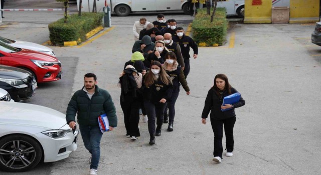 Birçok kişiyi dolandırarak mağduriyet oluşturan 8 şüpheli adliyeye sevk edildi