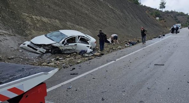 Burdurda 3 araçlı zincirleme kaza: 5 yaralı