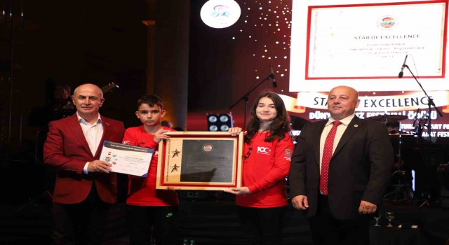 Büyükçekmeceye “Dünya Yıldızı Festivali” ödülü