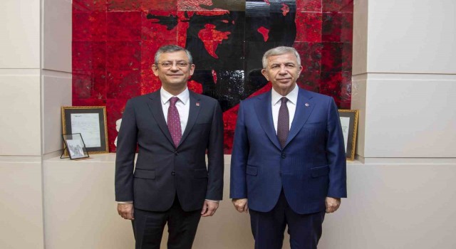 CHP lideri Özel, Mansur Yavaşı kabul etti