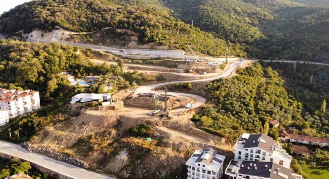Çınarcıkta heyelanlı bölge bin 200 fore kazıkla sağlamlaştırılacak