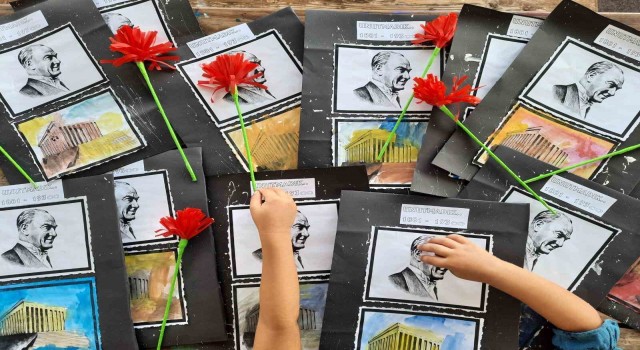 Çocuklar Atatürkü şiirler ve şarkılarla andı
