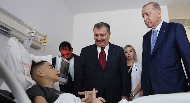 Cumhurbaşkanı Erdoğan, Filistinli Kanser Hastalarını Ziyaret Etti