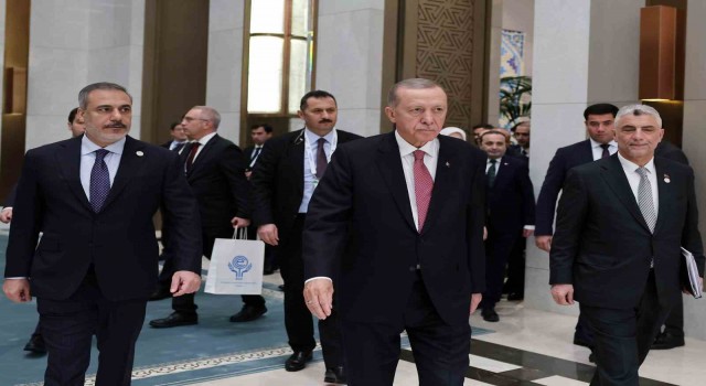 Cumhurbaşkanı Erdoğan, Özbekistanlı mevkidaşı Mirziyoyev ile görüştü