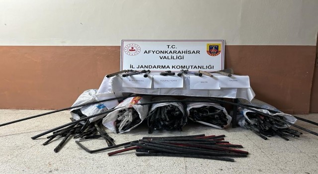 Demiryolu soyguncularını jandarma yaptığı başarılı takiple yakaladı