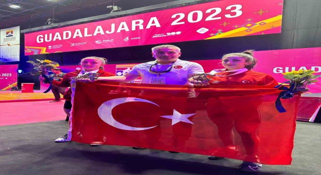 Denizlili antrenörün halterci kızları Meksikada altın madalya kazandı