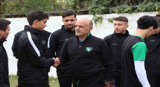 Denizlispor yeni direktörüyle ilk antrenmanını yaptı