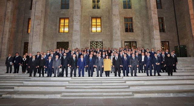 Deprem bölgesinde yapılacak 100 bin çelik köy evi için ihaleye çıkılacak