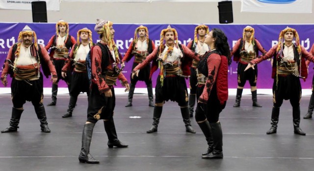DPÜ Üniversiteler Halk Dansları Yarışmasında Türkiye ikincisi