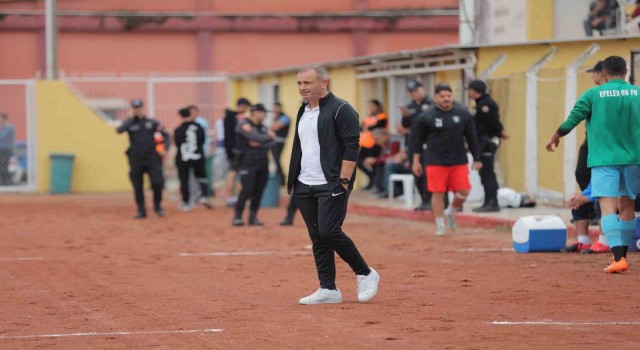 Efeler 09 SFK Teknik Direktörü Kanber galibiyeti değerlendirdi