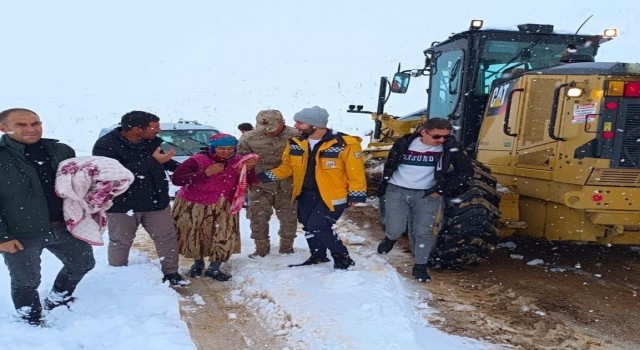 Erzurumda ilçelerde eğitime kar engeli