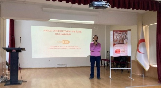 Eskişehirde öğrencilere akıllı ilaç eğitimi verildi