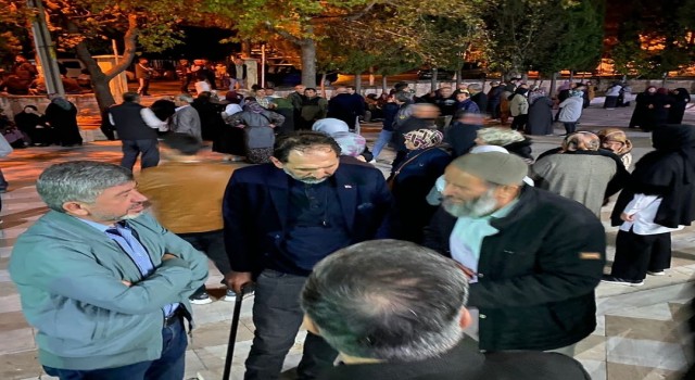 Gedizde umreciler dualarla uğurlandı