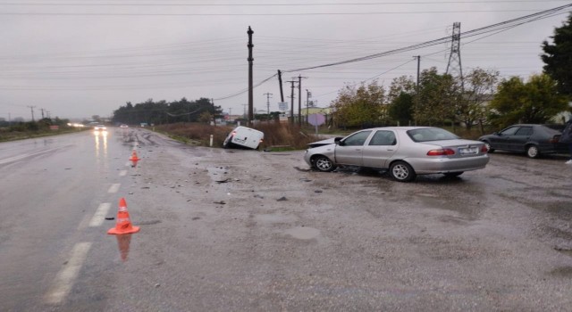 Gönende trafik kazasında 3 kişi yaralandı