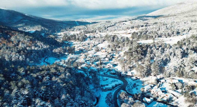 İnegölde kar manzaraları kartpostallık görüntüler oluşturdu