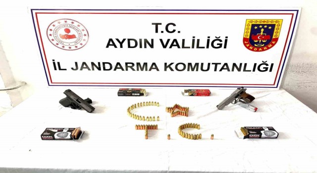 Jandarma ekipleri şüphesinde haklı çıktı, ruhsatsız tabanca ele geçirildi