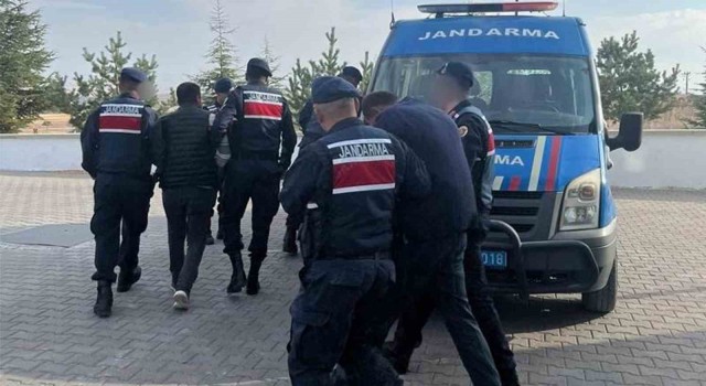 Jandarmadan aranan şahıslara yönelik operasyon: 3ü tutuklandı, 2si gözaltında