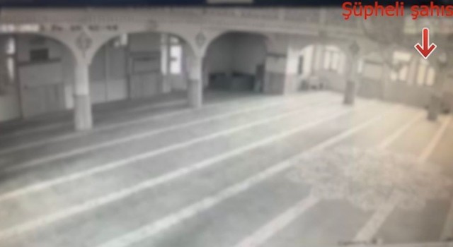 Kayseride 5 ayrı camiden hırsızlık yapan şahıs önce kameraya sonra polis yakalandı