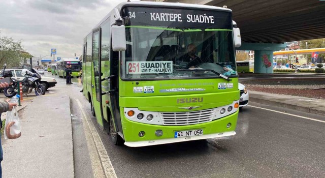 Kocaelide iki halk otobüsü çarpıştı: 1 yaralı