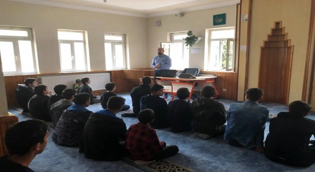 Kuran kursu öğrencilerine Kişisel Bakım ve Sağlıklı Yaşam Eğitimleri semineri verildi