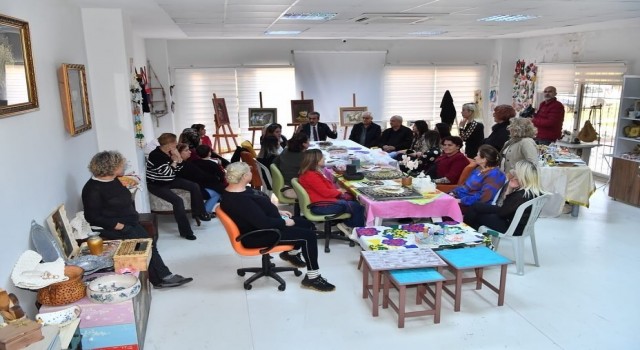 Adana'daki el emeği göz nuru ürünlere büyük ilgi